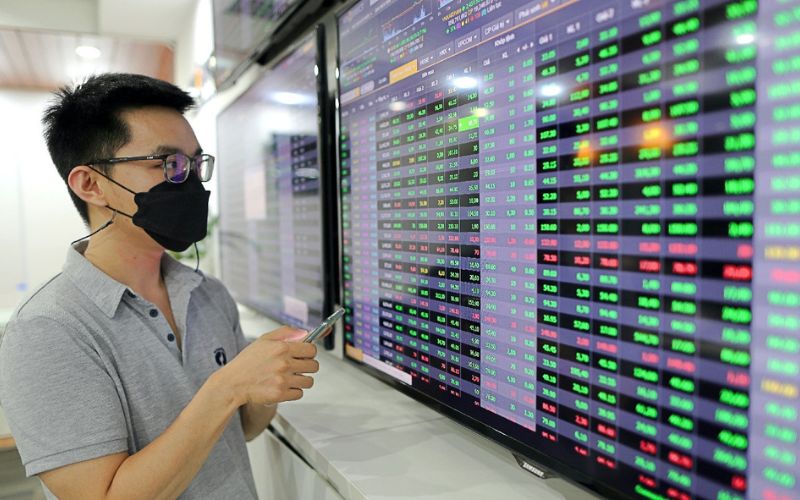 Cần chuẩn bị những gì để mở tài khoản chứng khoán?