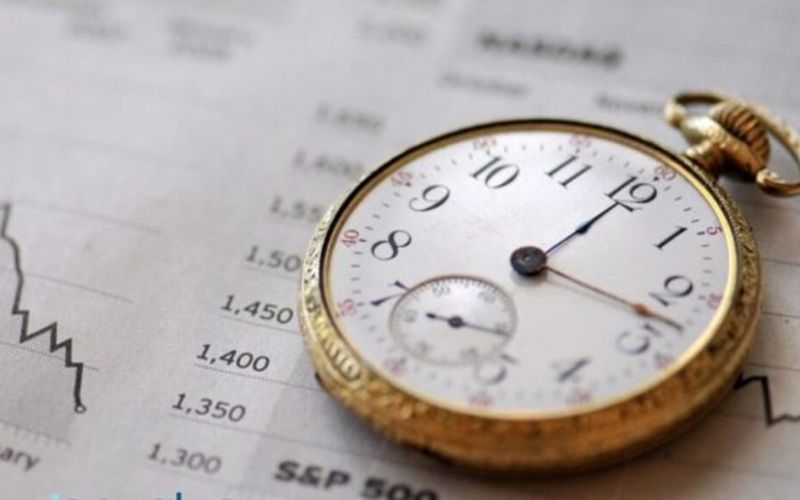 Lưu ý về thời gian giao dịch chứng khoán khi mua cổ phiếu