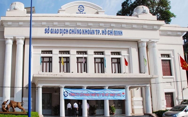 Điều kiện cần thiết để mua cổ phiếu trên sàn HOSE