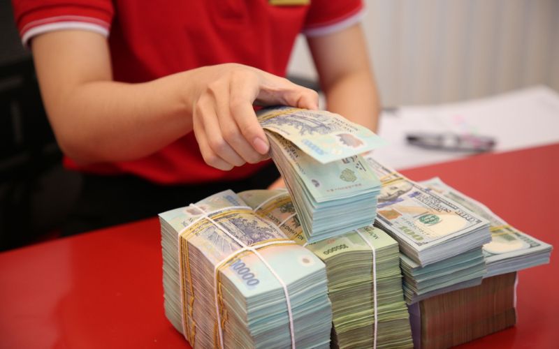 7 điều cần biết trước khi quyết định gửi tiết kiệm ngân hàng