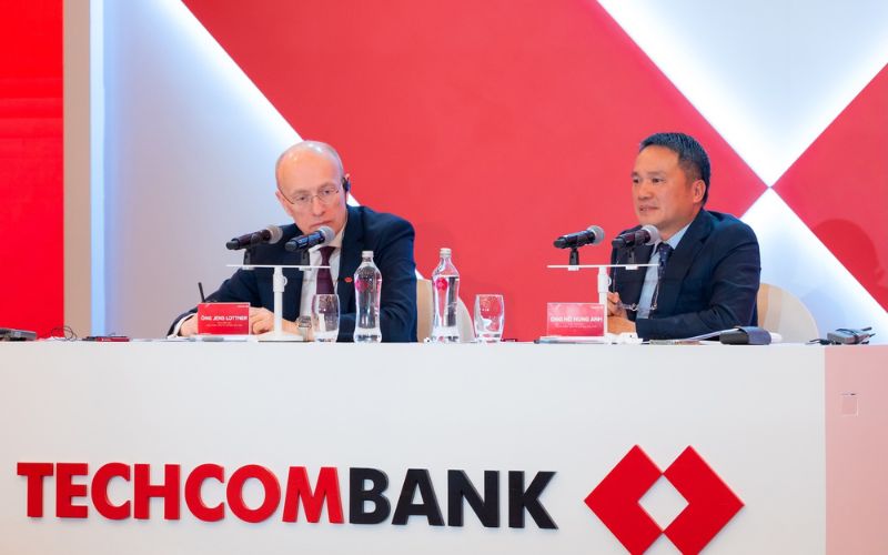Các rủi ro cần lưu ý khi đầu tư cổ phiếu TCB