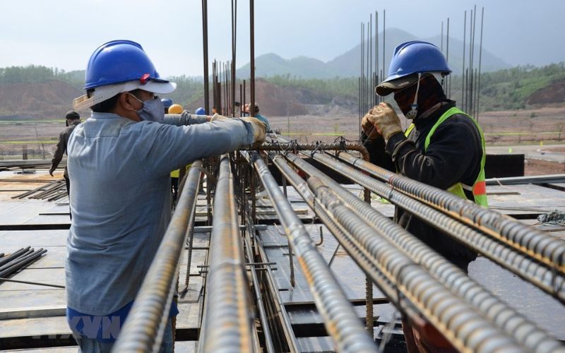 Kinh nghiệm đầu tư cổ phiếu ngành xây dựng