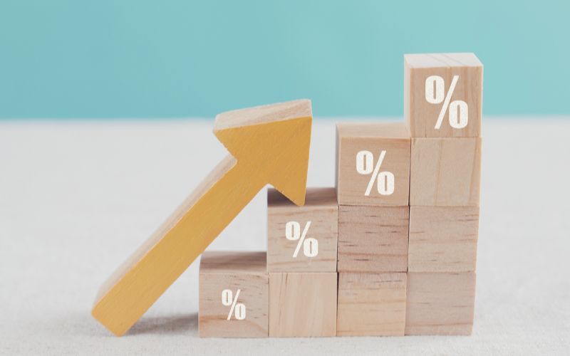 Một số yếu tố ảnh hưởng đến lãi suất thực