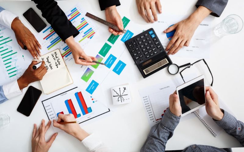Nên đầu tư quỹ mở hay quỹ ETF?
